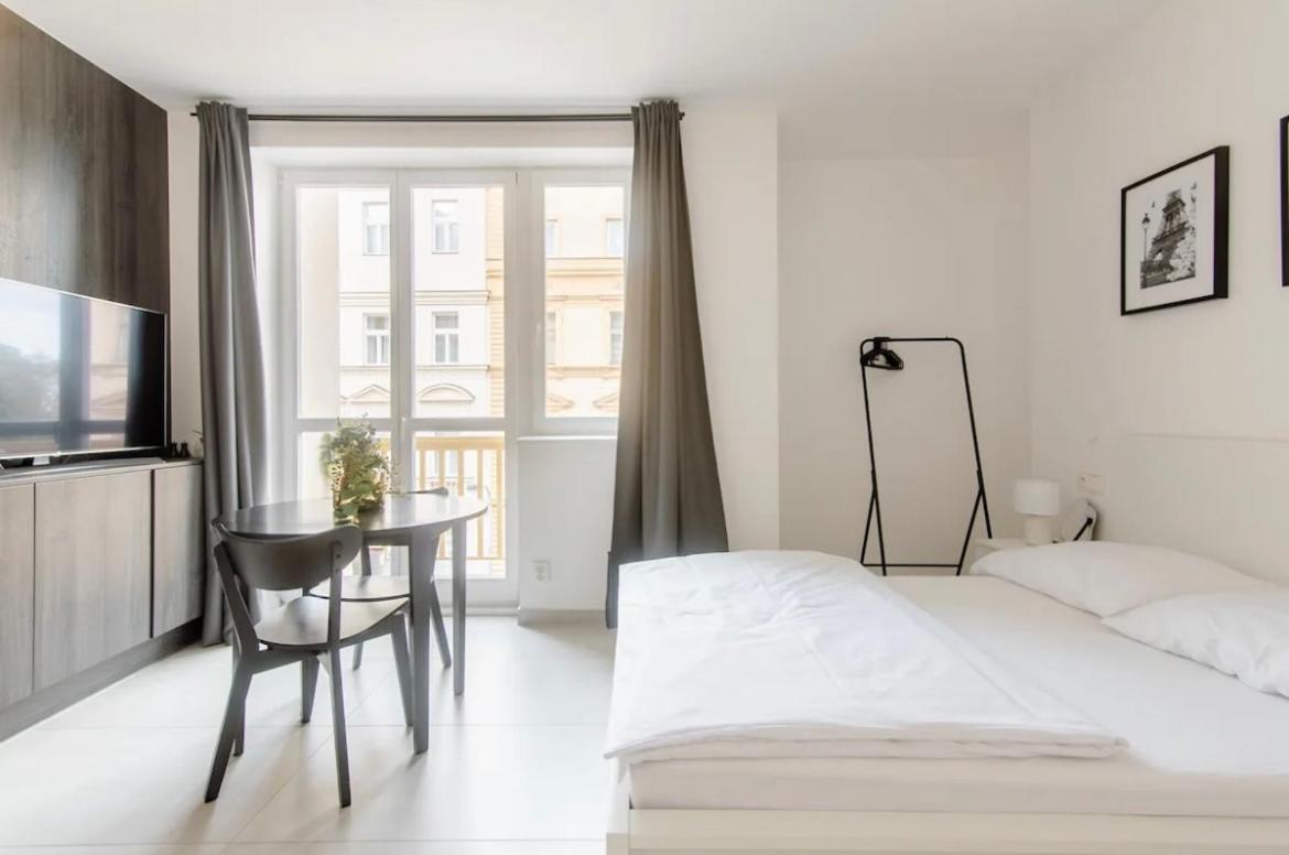 Cozy & New Peace Sq. Apartament Praga
